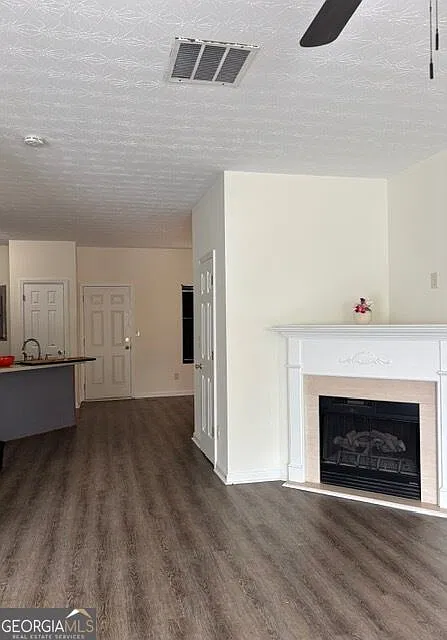 2 bed, 2.5 bath, $1,800 — Photo 3
