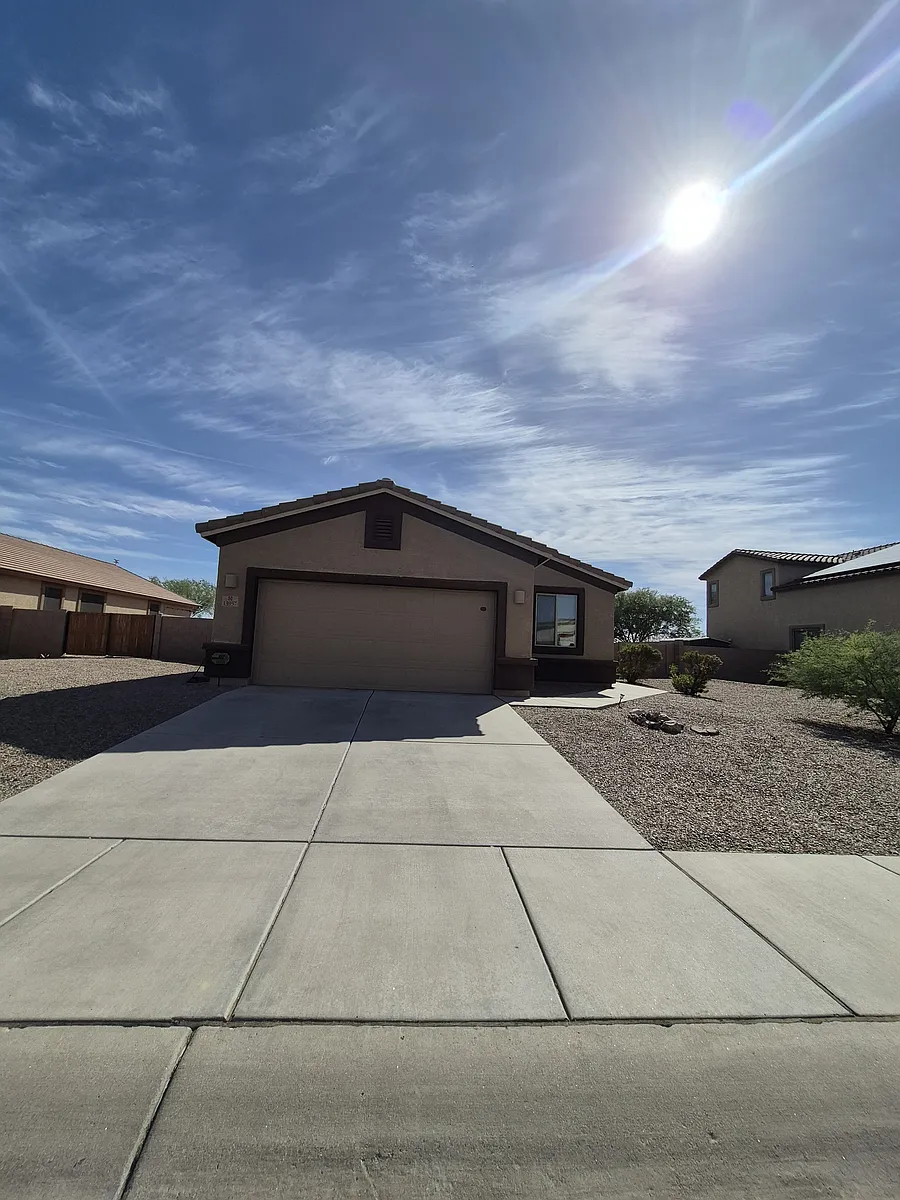 Building Photo - 13937 N Swift Spear Dr