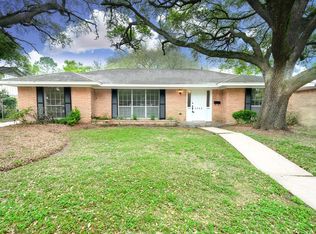 5446 Beechnut St, Houston, TX 77096
