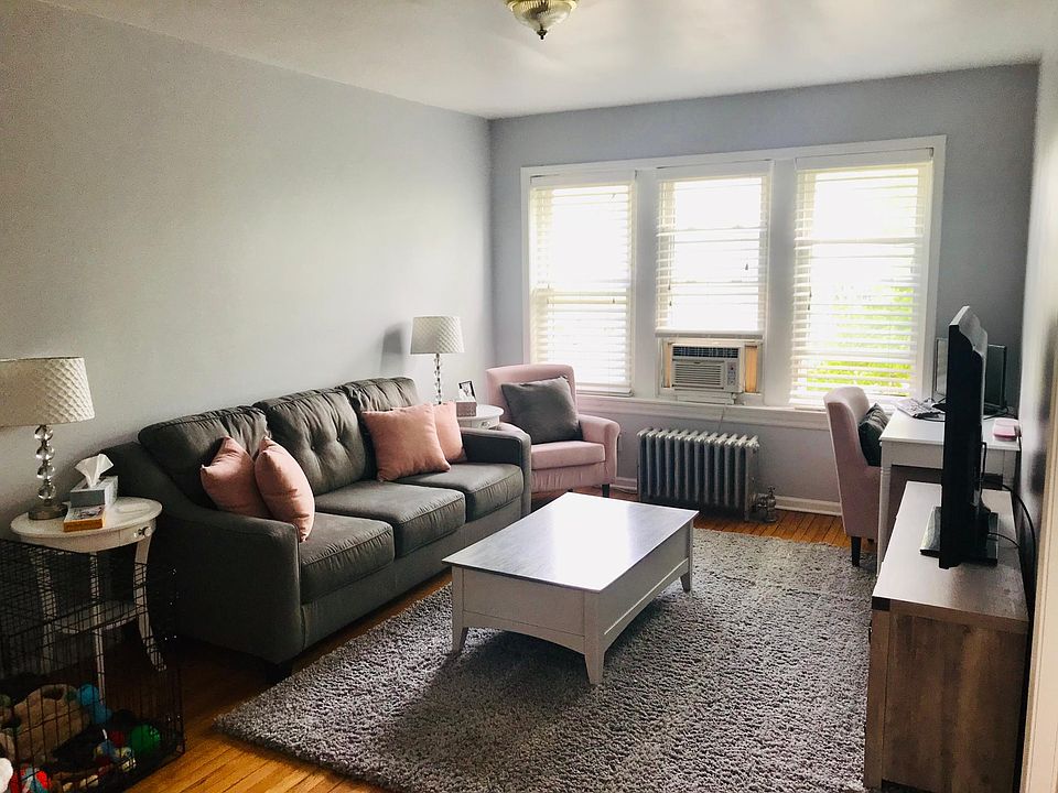 1st image of 3604 W Dickens Ave