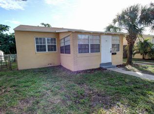12 SE 4th St, Dania, FL 33004