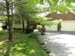 393 W Crestview Dr, Mooresville, IN
