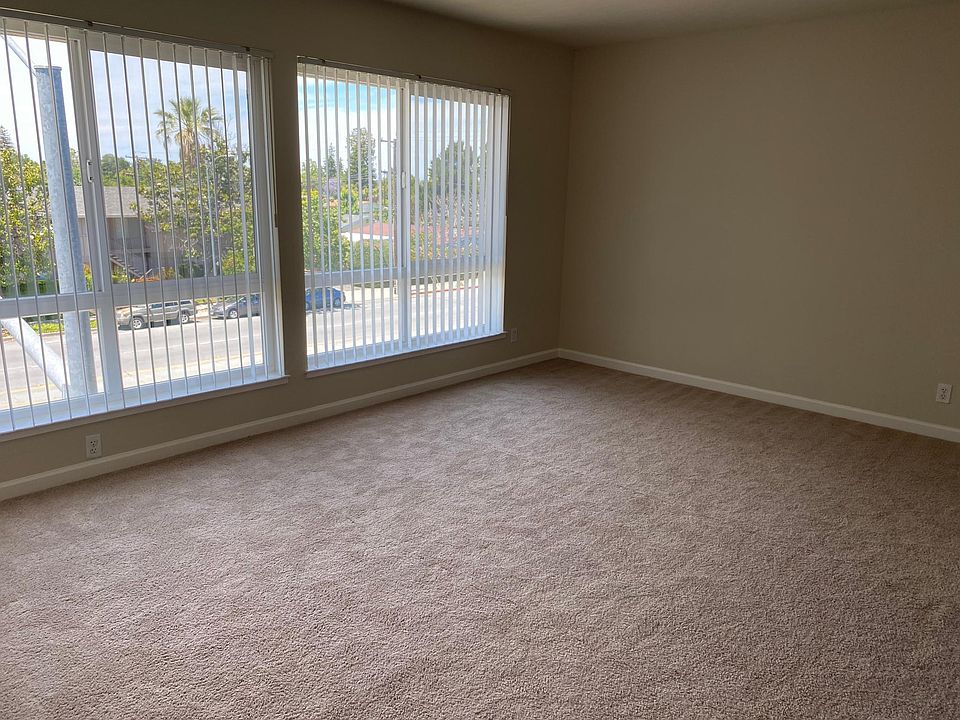 1st image of 4680 Hamilton Ave #3305