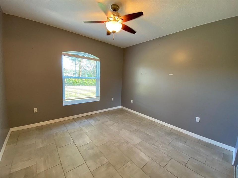 2nd image of 5095 Fairways Cir APT I106