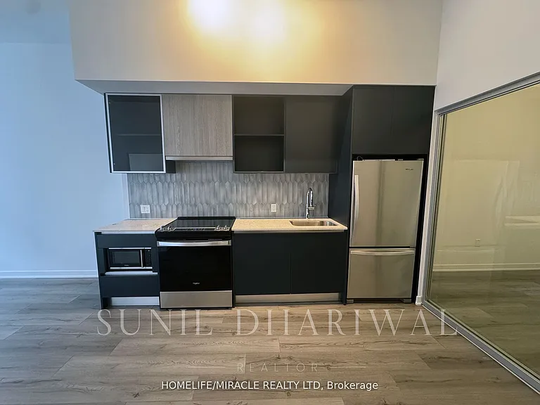 395 Dundas St W #122 — Photo 8