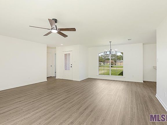 5th image of 12750 Bonnie Bleu Dr