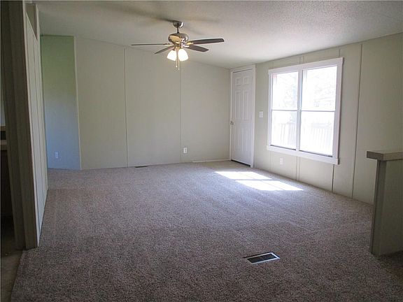 3rd image of 209 Jennings Ave