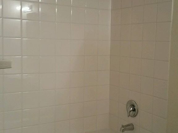 5th image of 8402 NE 8th Way