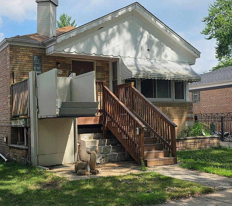 2nd image of 3925 Wesley Ave