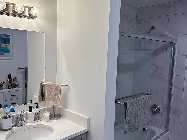 285 Parker Ave #3B — Photo 6