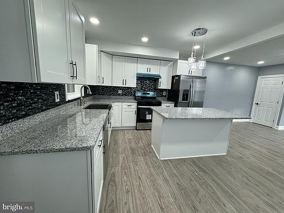 2nd image of 6122 Lawndale Ave