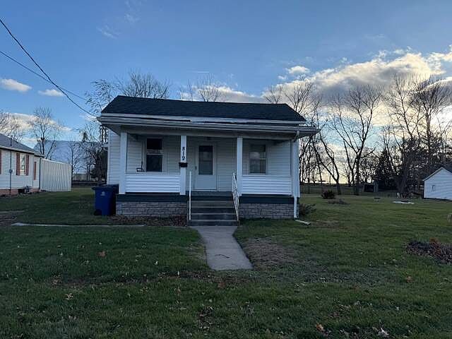 1st image of 819 W 6th Ave