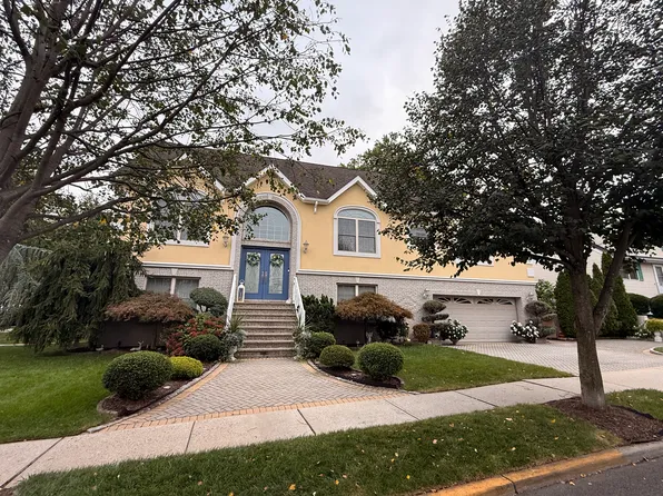 424 Page Ave, Lyndhurst, NJ 07071