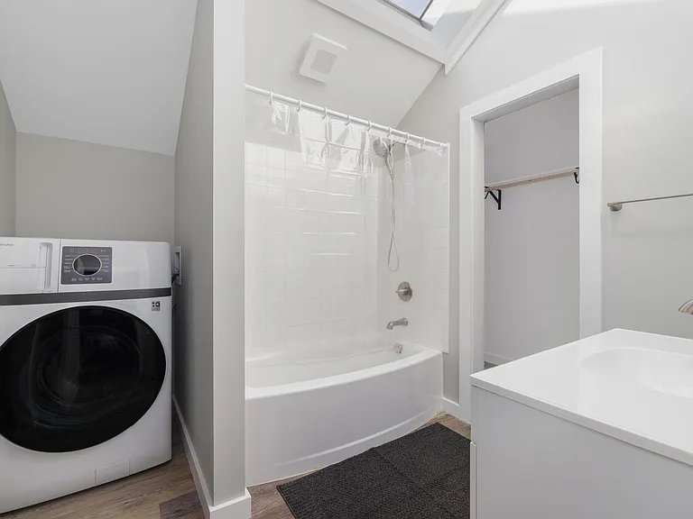 115 Beechnut Streetunit #H7 — Photo 9