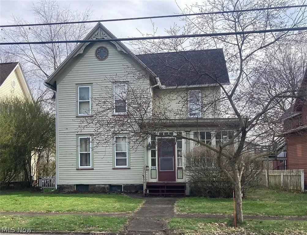 529 Wellman Ave SE photo 1