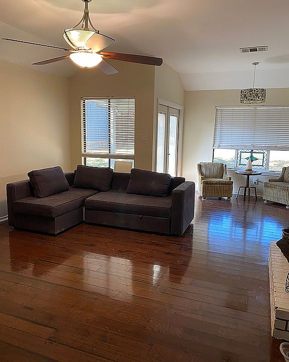1st image of 2704 Vistaview Dr