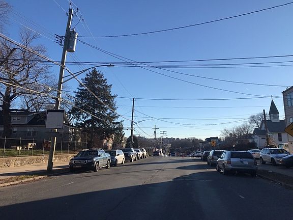 4th image of 4013 Dyre Ave