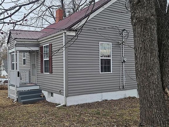4th image of 104 S Washington St
