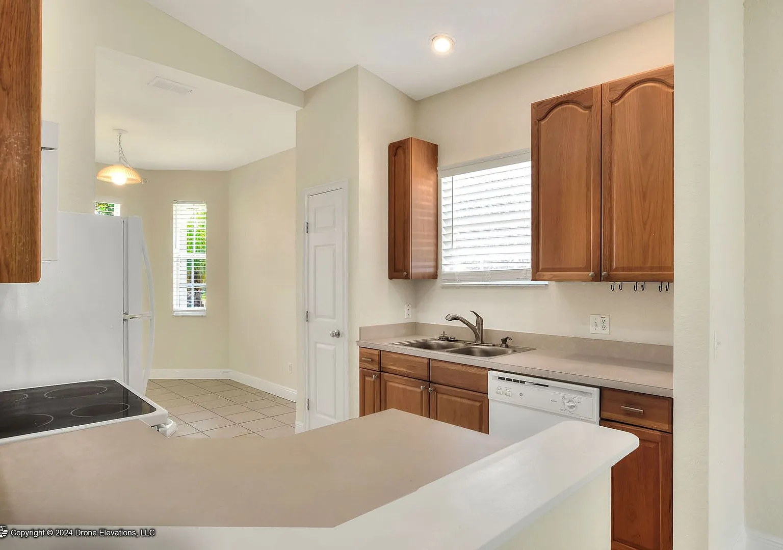 Southwest Winter Haven Home — Photo 4