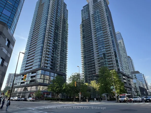 5162 Yonge St #607, Toronto, ON M2N 0E9