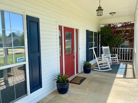3rd image of 214 W Starlite Dr