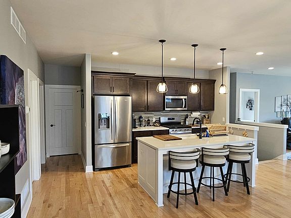 5th image of 7986-W7986 County Rd S #B