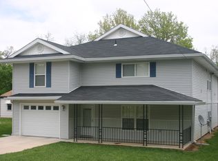 2031 W 7th St, Leavenworth, KS 66048