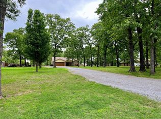 12884 W Mossy Oak Ln, Tahlequah, OK 74464