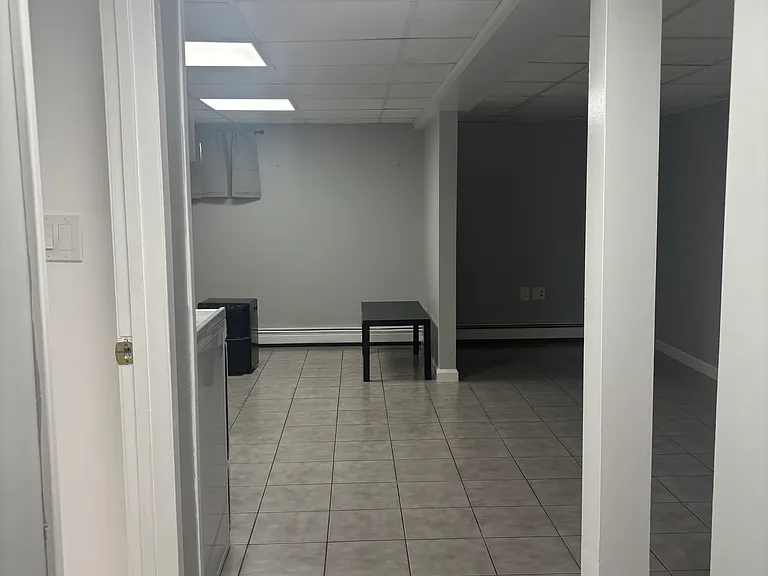Coronet Cres — Photo 4