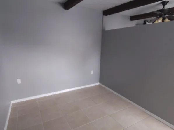 1601 74th Ave N #2, Saint Petersburg, FL 33702