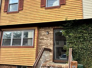 304 Merrywood Dr, Edison, NJ 08817