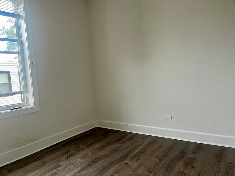 5325 N Damen Ave #2 — Photo 10