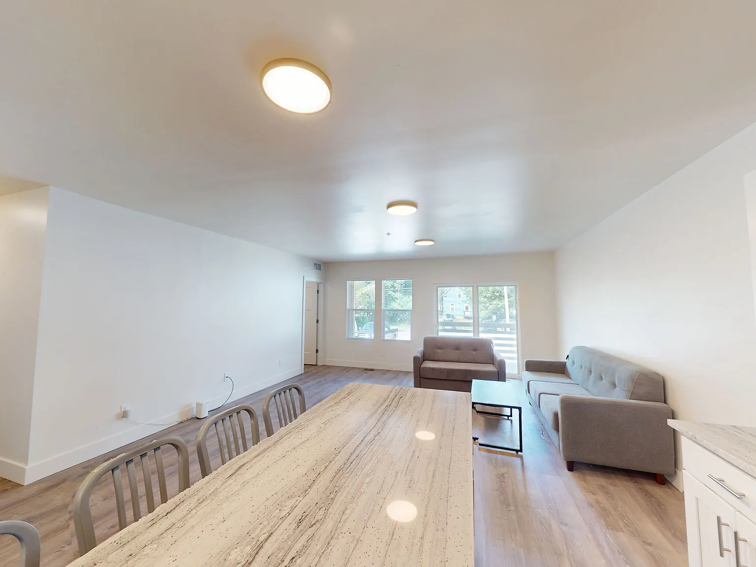 912 Mary — Photo 4