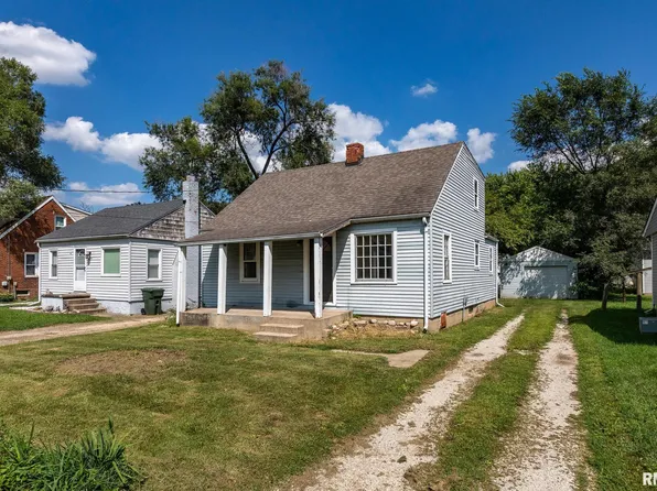 122 Callender St, East Peoria, IL 61611