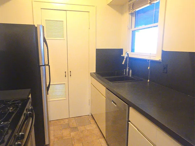 800 San Antonio St #506 — Photo 4