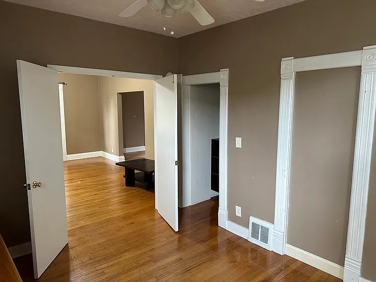 224 1/2 N Saint Louis Blvd — Photo 11