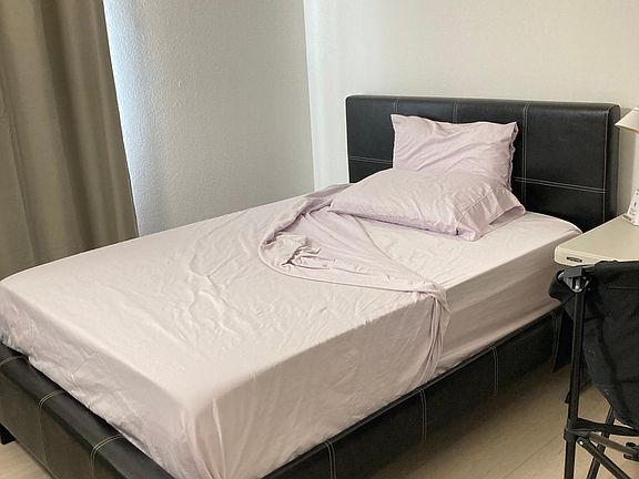 5th image of 1055 N Capitol Ave APT 113