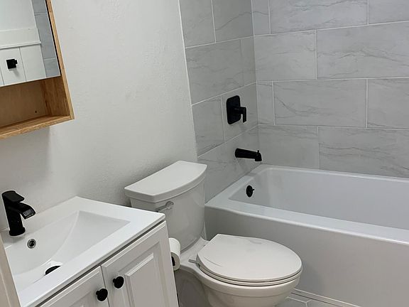 4th image of 2523 SW 20th St