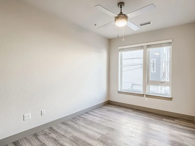 4923 King St — Photo 65