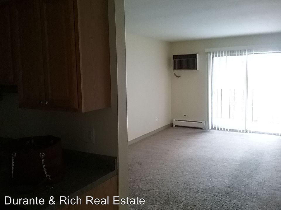 2nd image of 750 Court Of Birch APT 1