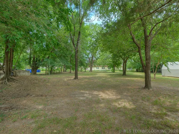 120 S 6th St, Porter, OK 74454