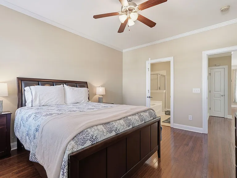 313 Lake View Dr — Photo 17