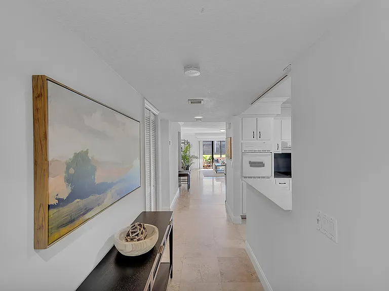 359 Lakeview Dr #102 — Photo 4