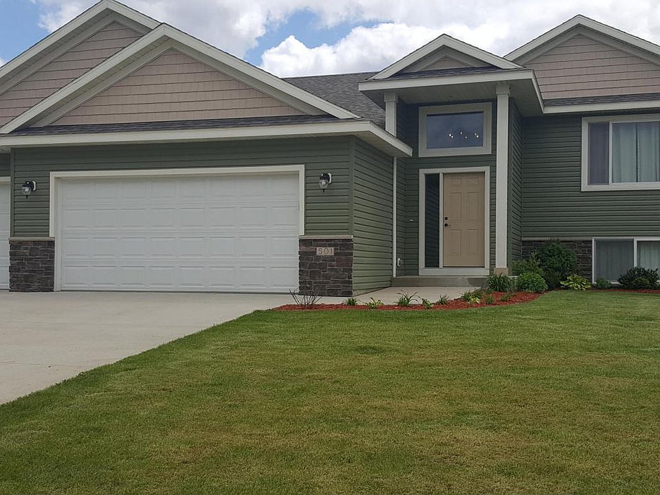 2nd image of 501 3rd St SE