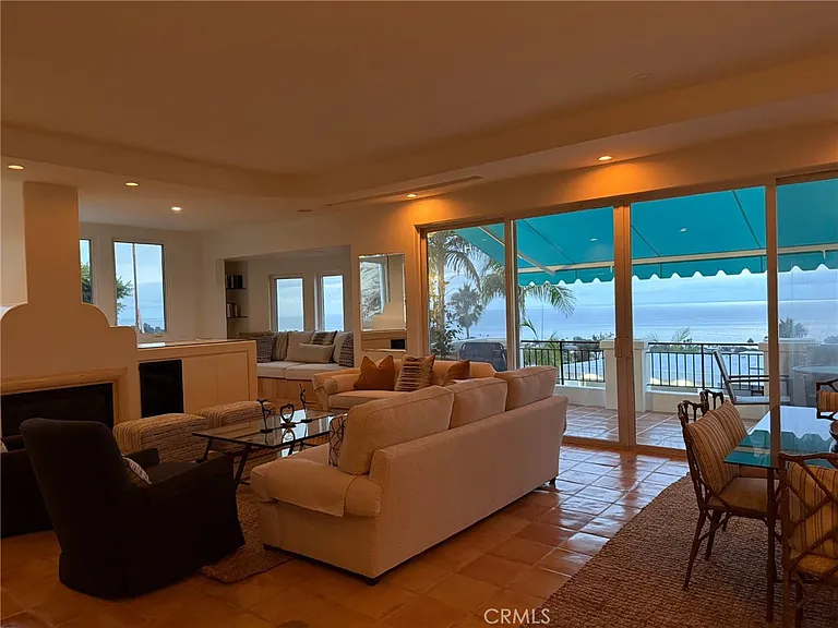 1050 Skyline Dr — Photo 29