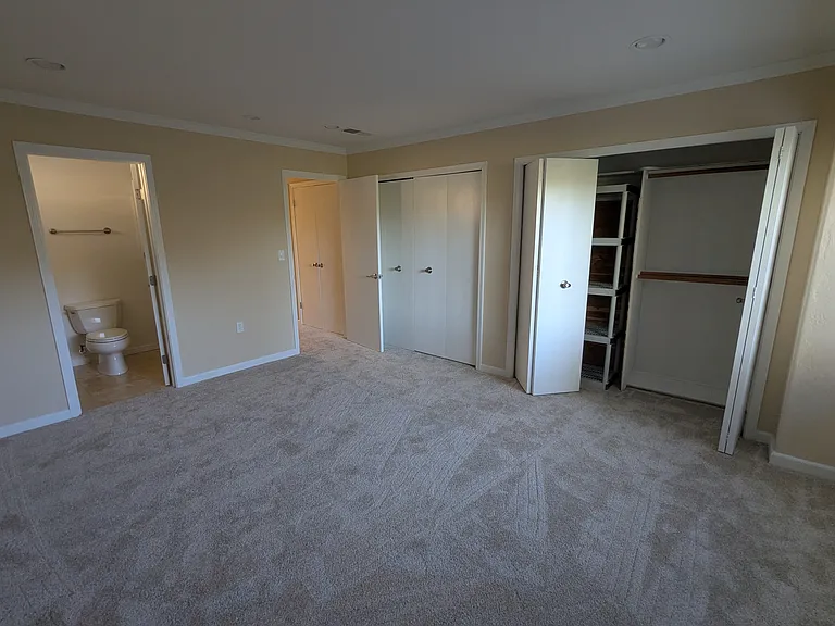 7001 Oakmont Dr — Photo 4