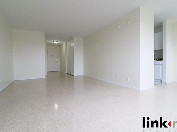 3rd image of 40 E Sidney Ave APT 10K