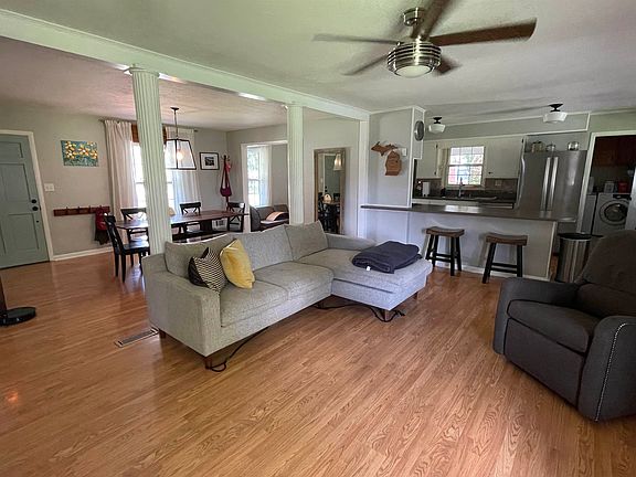 3rd image of 1706 Lennox Way