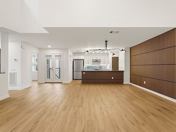 5th image of 6121 Gehring St
