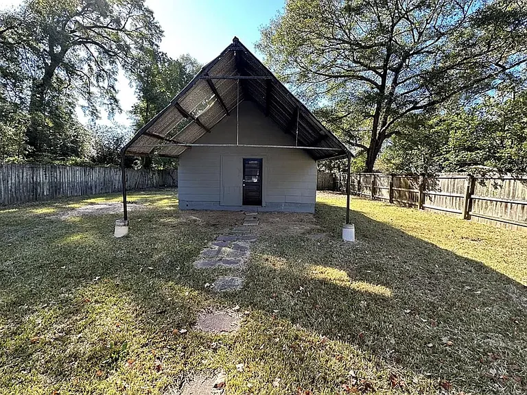 2826 Walker St — Photo 18